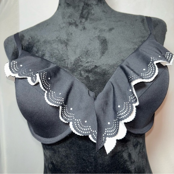 Captiva Women’s Swim Bikini Top Scalloped Trim Size L - Picture 2 of 11